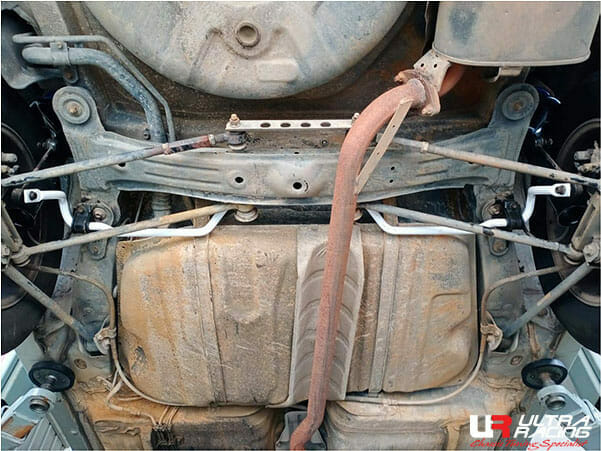 Ultra Racing Toyota Camry (XV20) 2.2 2WD 96-02 UltraRacing Rear Sway Bar 19mm (624) UR-AR19-624