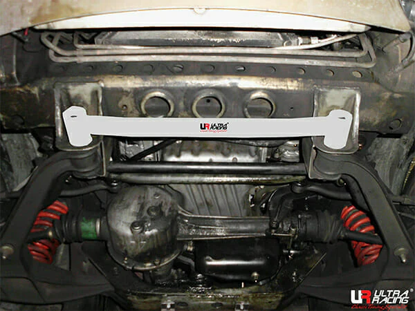 Ultra Racing Suzuki Vitara (ET) 2.0-H20A V6 4WD 88-98 UltraRacing 2-Point Front Lower Tiebar (2771) UR-LA2-2771