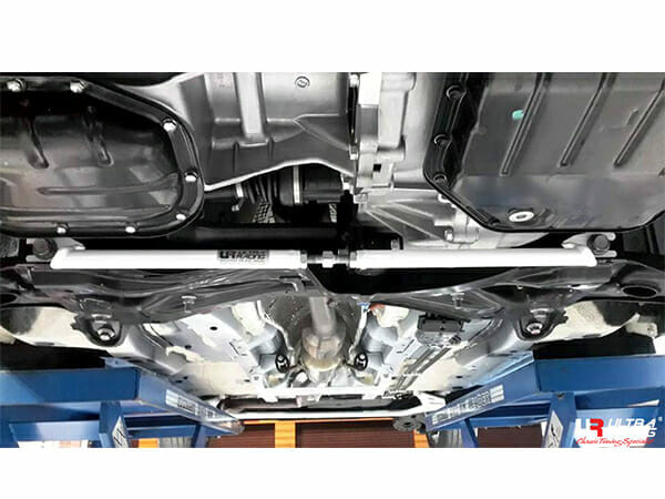 Ultra Racing Toyota Vios (XP90) 1.5 07-13/Yaris (XP90) 1.5 HB 05-13 2WD MT 07-13 UltraRacing 2-Point Front Lower Tiebar (3103A) UR-LA2-3103A