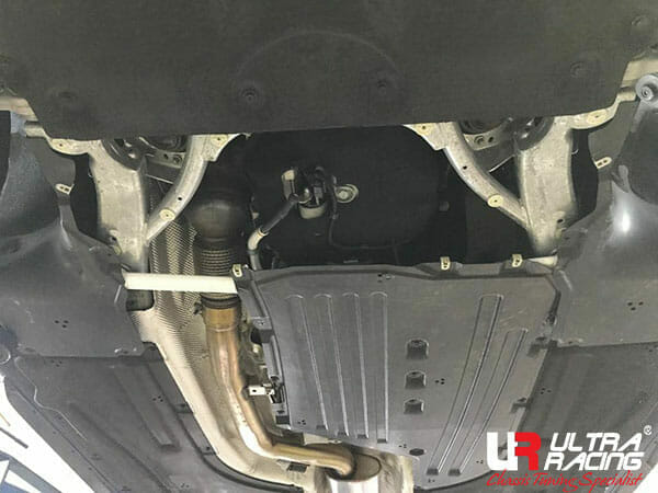 Ultra Racing BMW 3 G20 (330i/M340i) 2.0T/3.0T 2WD 19+ UltraRacing 2-Point Front Lower Tiebar (4109) UR-LA2-4109