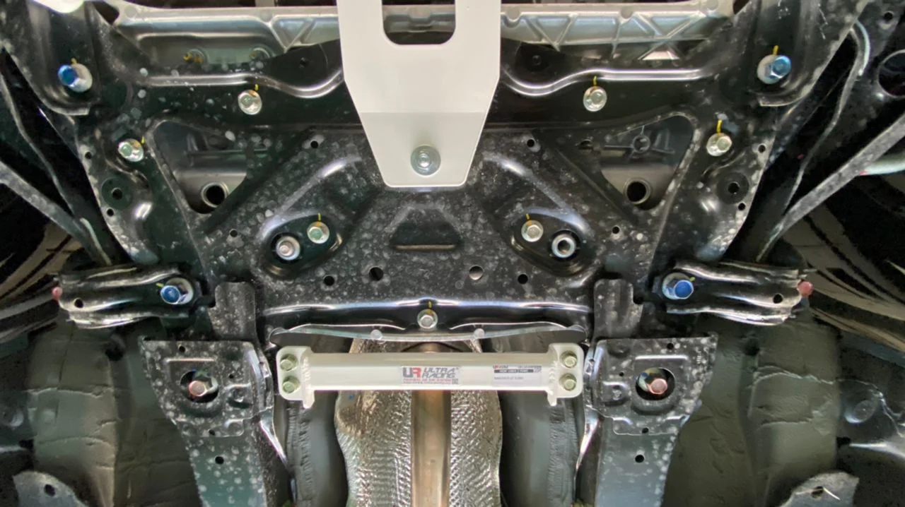 Ultra Racing HONDA CIVIC Ultra Racing Front Lower Brace UR-LA2-4269