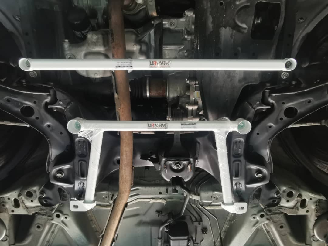 Ultra Racing HONDA N-BOX Ultra Racing Front Lower Brace UR-LA2-4470