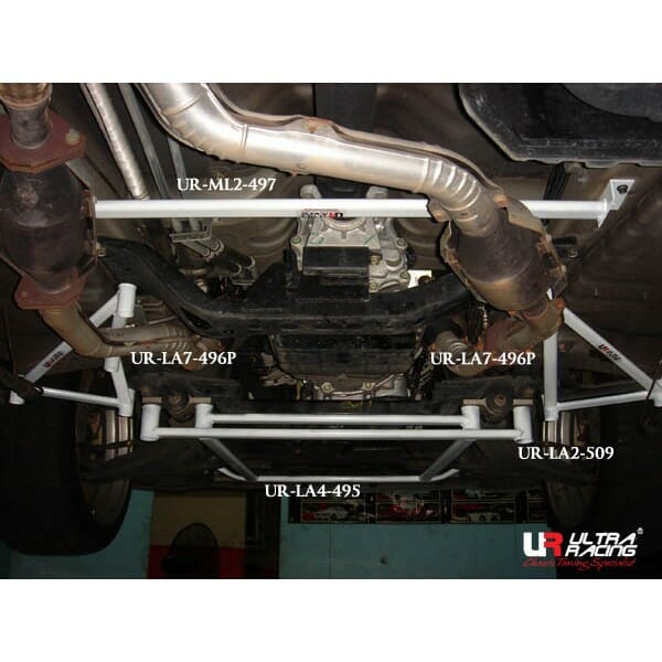 Ultra Racing Nissan Elgrand (E51) 3.5 V6 4WD 02-10 UltraRacing 2-Point Front Lower Tiebar (509) UR-LA2-509