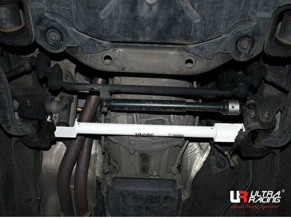 Ultra Racing Ssangyong Chairman CM 2.8/3.6 2WD 97-04 UltraRacing 2-Point Front Lower Tiebar (2268) URKR-LA2-2268