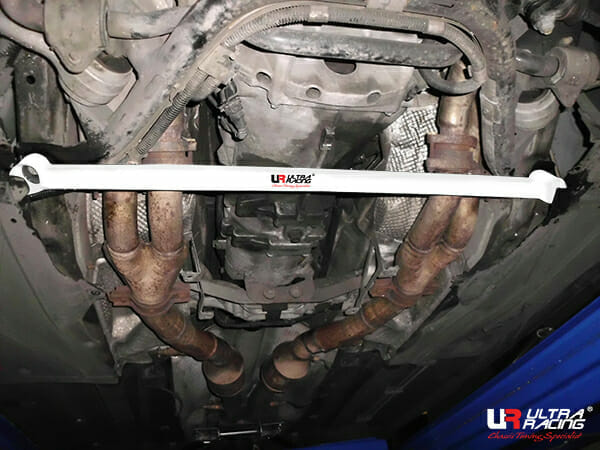 Ultra Racing BMW 5 Series (E39) Front Lower Brace URKR-LA2-3063
