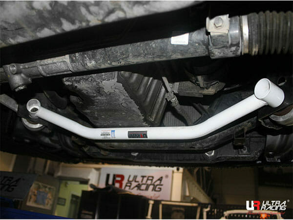 Ultra Racing Ssangyong Chairman W 3.6 2WD/4WD 08-17 UltraRacing 2-Point Front Lower Tiebar (3266) URKR-LA2-3266