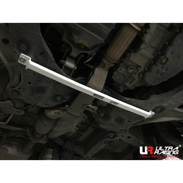 Ultra Racing Nissan Elgrand (E52) 3.5 V6 2WD 10+ UltraRacing 2-Point Front Lower Tiebar (3161) URTH-LA2-3161