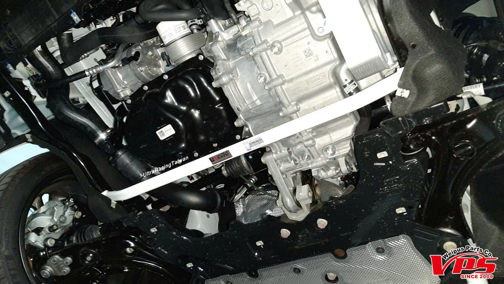 Ultra Racing Ford Focus ST 18+ UltraRacing 2-Point Front Lower Brace URTW-LA2-3977