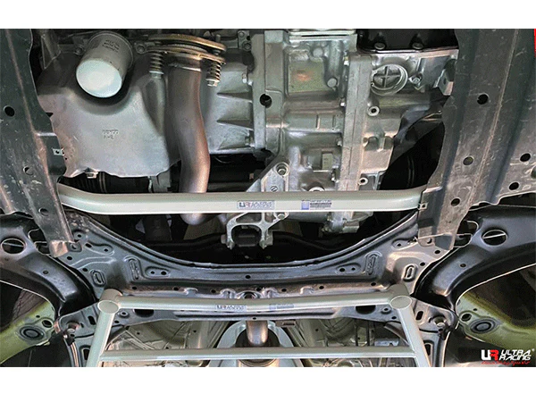 Ultra Racing Suzuki Swift Sport (A2L414) 1.4 2WD 17+ UltraRacing 2-Point Front Lower Tiebar (4009) URTW-LA2-4009
