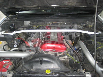 Ultra Racing Nissan 200SX S13 Front Strut Brace URTW2-080