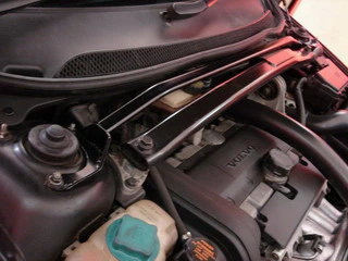 Ultra Racing Volvo S60 Front Strut Brace URTW2-192