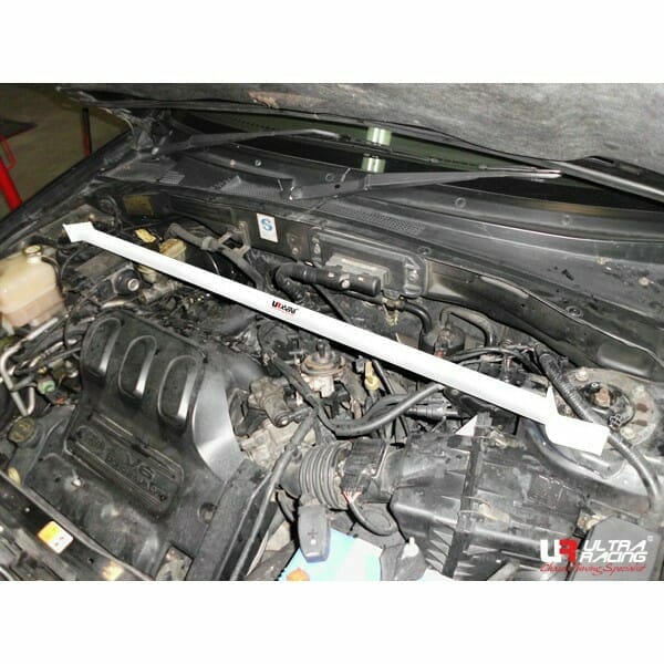 Ultra Racing Ford Escape 3.0 4WD 00-06 UltraRacing 2-Point Front Upper Strutbar (1983) UR-TW2-1983