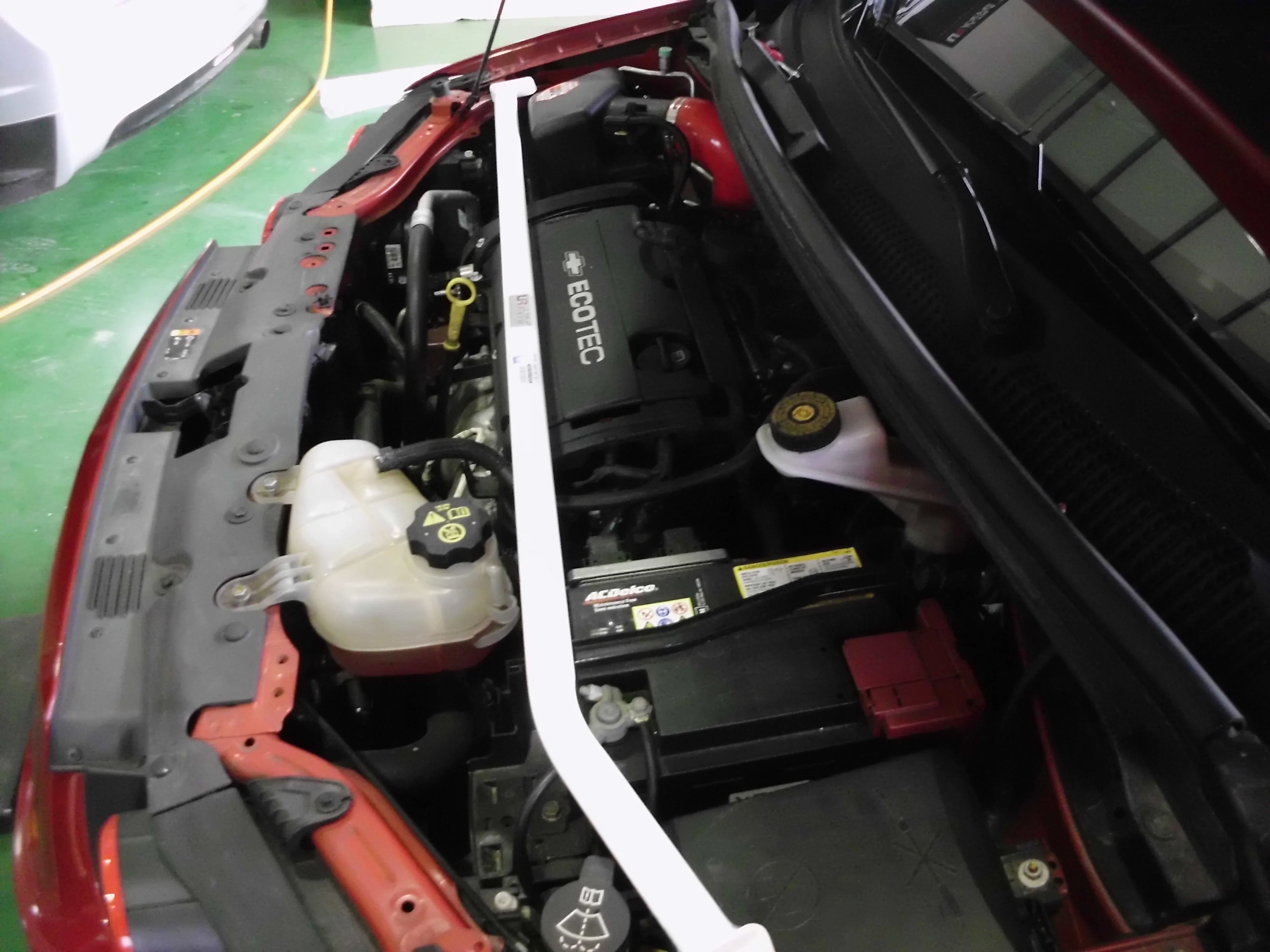 Ultra Racing Chevrolet Aveo 1.4 11+ UltraRacing Front Upper Strutbar UR-TW2-2012