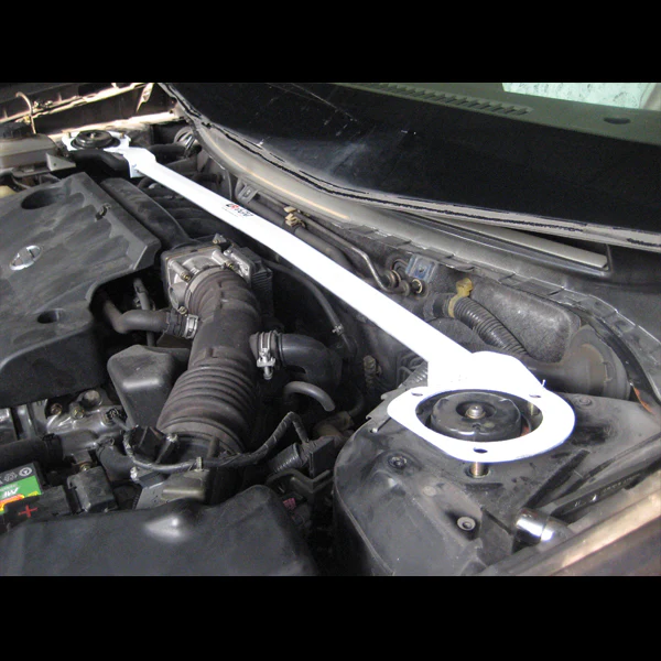 Ultra Racing Nissan Murano Front Strut Brace URTW2-2499