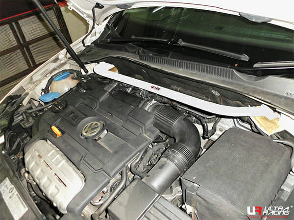 Ultra Racing Volkswagen Golf Gti MK6/A6 (TYP 5K) 1.4 TSI 2WD LHD 09-13 UltraRacing 2-Point Front Upper Strutbar (3220) UR-TW2-3220