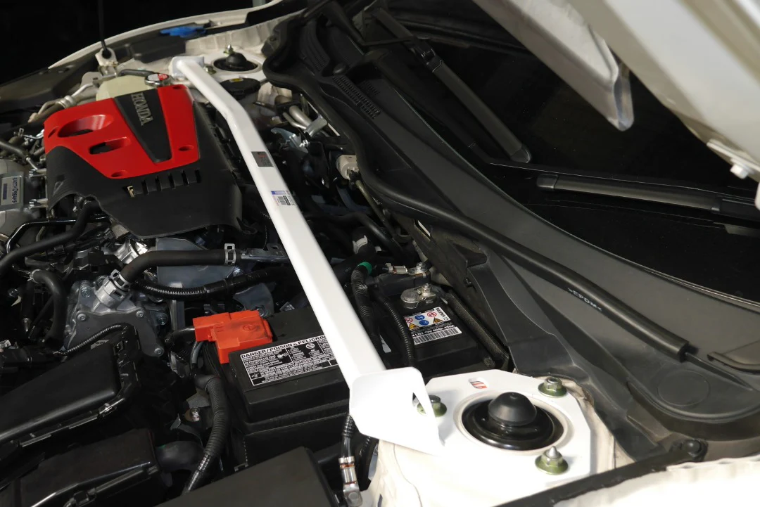 Ultra Racing Honda Civic FK8 Front Strut Brace URTW2-3932