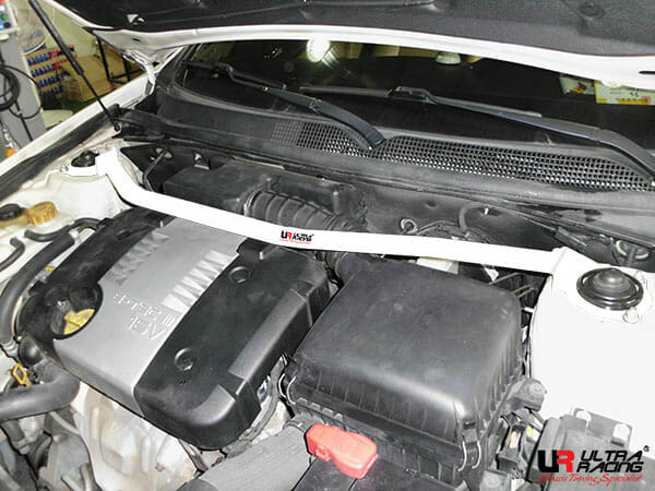 Ultra Racing Chevrolet Epica/Tosca 2.0 2WD 07-15 UltraRacing 2-Point Front Upper Strutbar (3030) URKR-TW2-3030