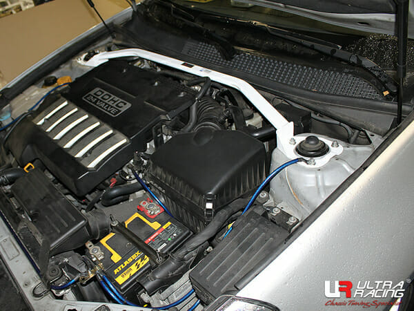 Ultra Racing Daewoo Tosca LPI 2.0 2WD 06-11 UltraRacing 2-Point Front Upper Strutbar (3036) URKR-TW2-3036