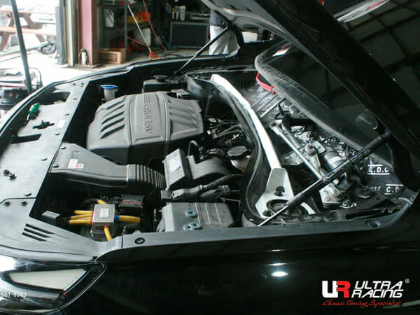 Ultra Racing Hyundai Santa Fe (TM) 2.2D/2.4 2WD 19+ UltraRacing 2-Point Front Upper Strutbar (4140) URKR-TW2-4140