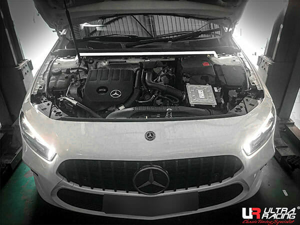 Ultra Racing Mercedes V177 A200/A250 1.3/2.0T 2WD Sedan 18+ UltraRacing 2-Point Front Upper Strutbar (4113) URTH-TW2-4113