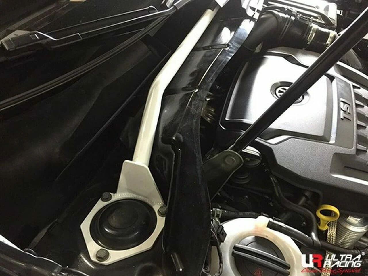 Ultra Racing Volkswagen Tiguan (AD/BW) 1.4 TSI 2WD/4WD 16+/Tiguan 2.0 TSI 4WD 16+ UltraRacing 2-Point Front Upper Strutbar (3863) URTW-TW2-3863