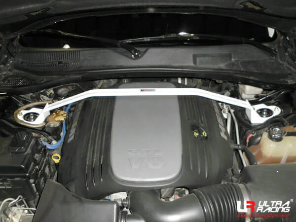 Ultra Racing Dodge Challenge 5.7 V8 11+/Magnum 5.7 04-08 2WD UltraRacing 2-Point Front Upper Strutbar (2384) URUS-TW2-2384