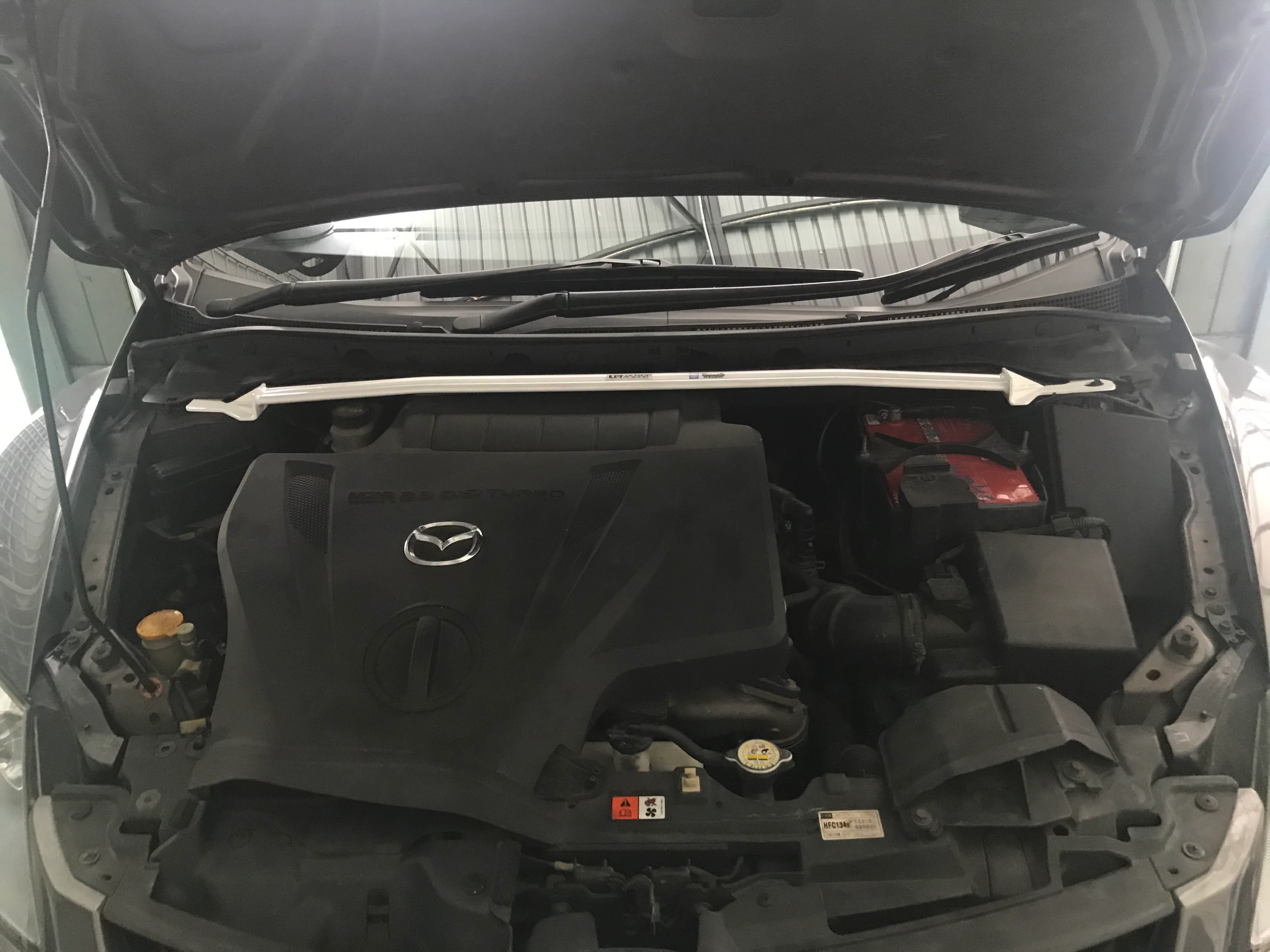 Ultra Racing Mazda CX-7 2.3 09+ Ultra Racing 2P Front Upper Strut Bar UR-TW2-2848