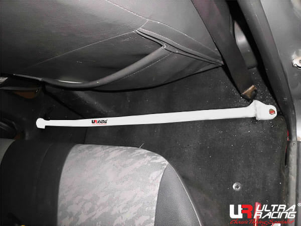 Ultra Racing Mitsubishi Storm L200 3.0 4WD 96-06 UltraRacing 2-Point Room Bar (2600) UR-RO2-2600