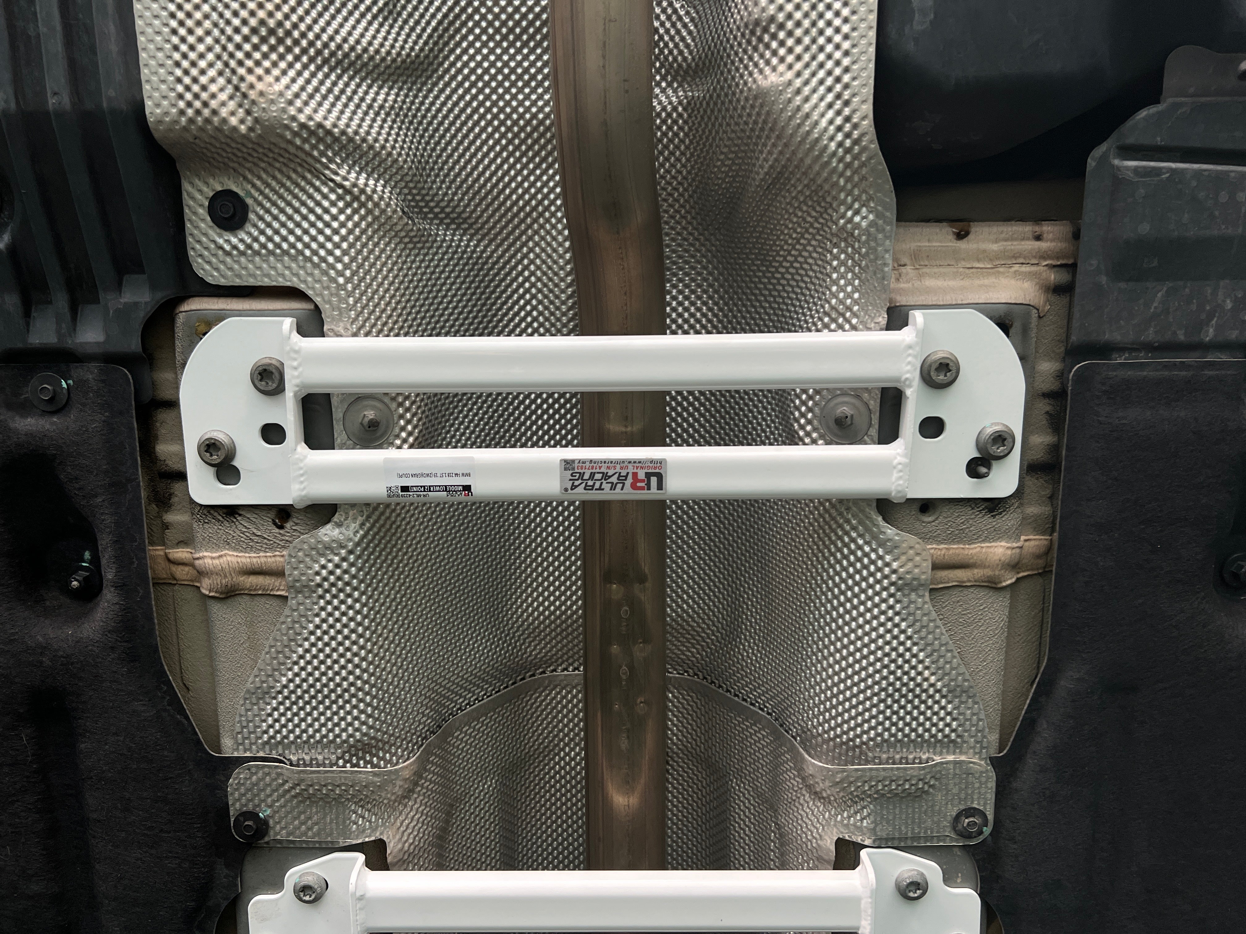 Ultra Racing BMW F40 Ultra Racing Mid Lower Brace UR-ML2-4239