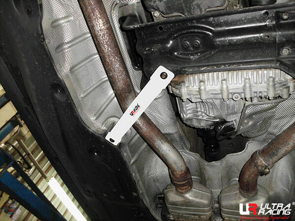 Ultra Racing Mercedes X164 GL 450 4.5 4WD 06-12 UltraRacing 2-Point Mid Lower Brace (2098) URCN-ML2-2098