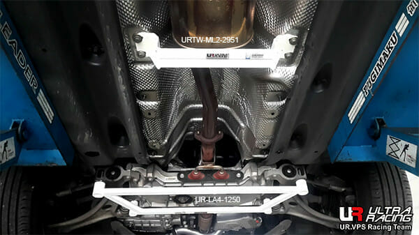 Ultra Racing Volkswagen Sharan (TYP 7N) 2.0 TDI 10+ UltraRacing 2-Point Mid Lower Brace (2951) URTW-ML2-2951