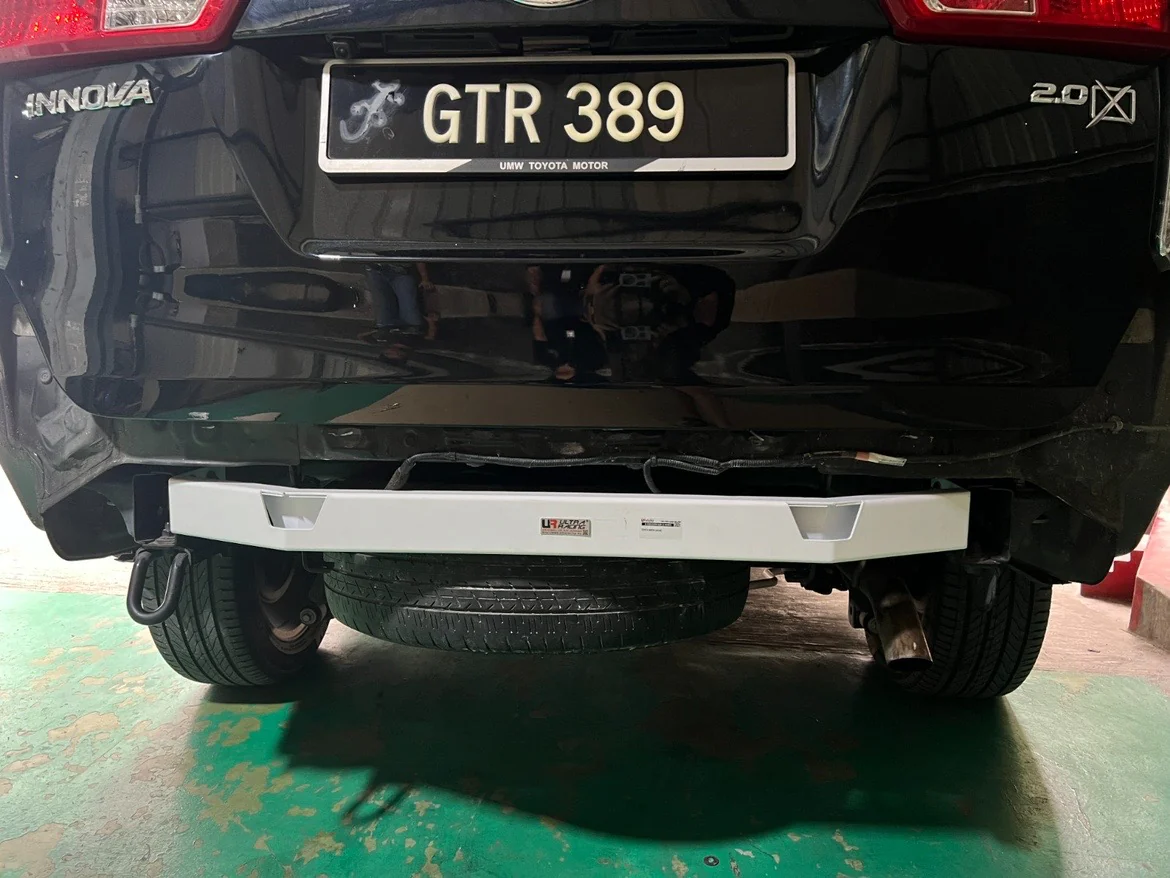 Ultra Racing TOYOTA INNOVA Ultra Racing Rear Anti-Collision Brace UR-CR2-4482