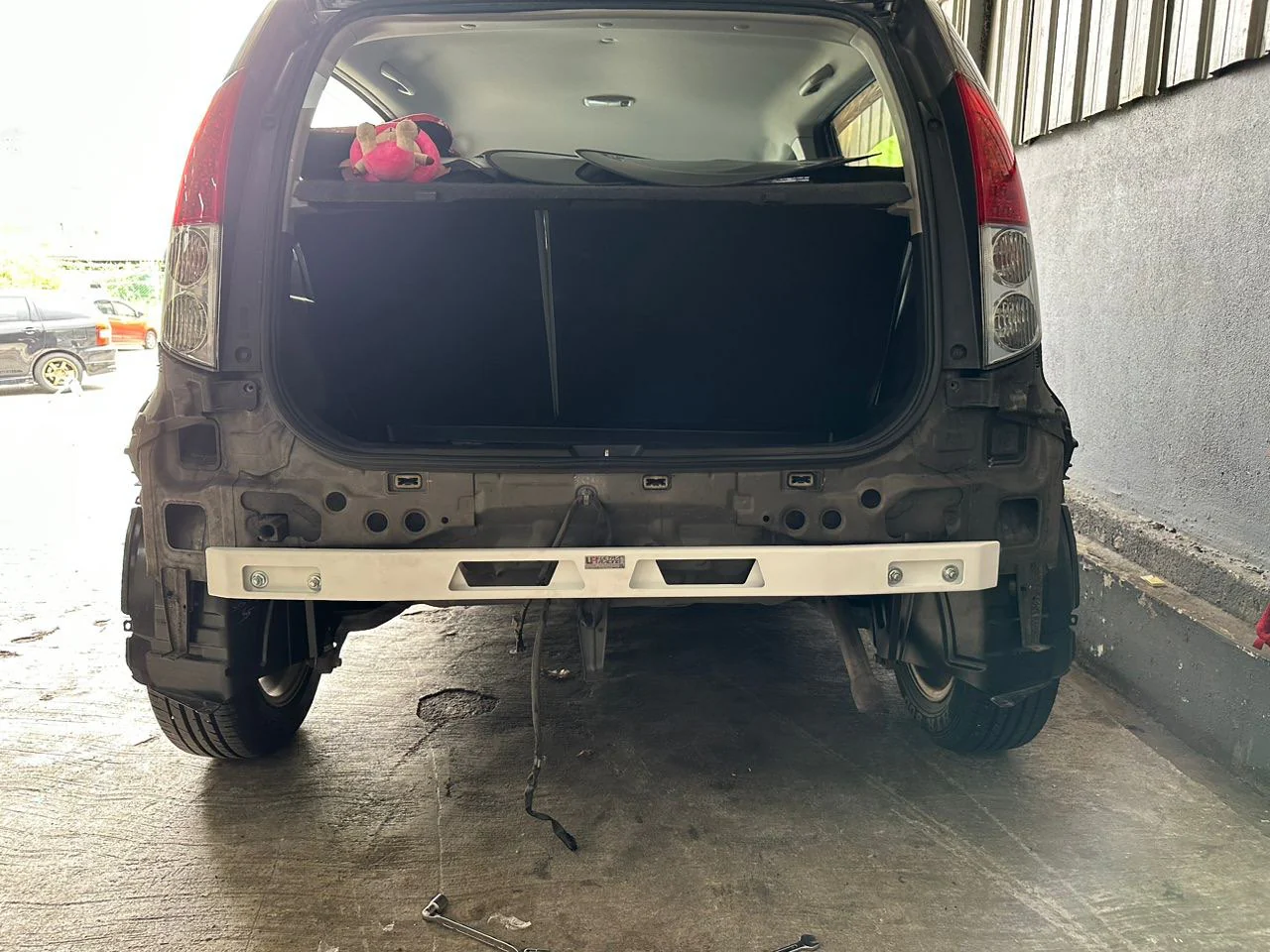 Ultra Racing PERODUA MYVI Ultra Racing Rear Anti-Collision Brace UR-CR2-4487