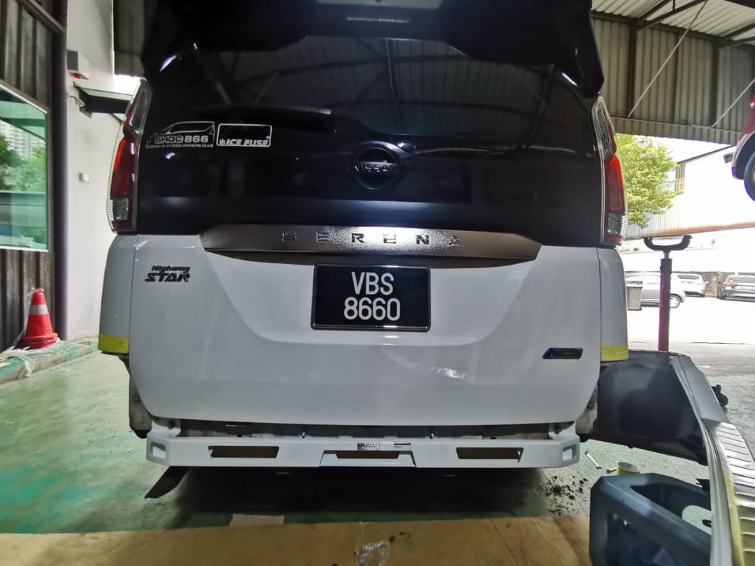 Ultra Racing NISSAN SERENA Ultra Racing Rear Anti-Collision Brace UR-CR2-4526