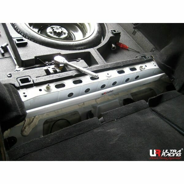 Ultra Racing Toyota Caldina (T240) 2.0T GT4 4WD 02-07 UltraRacing 2-Point Rear Upper Strutbar (833) UR-RE2-833