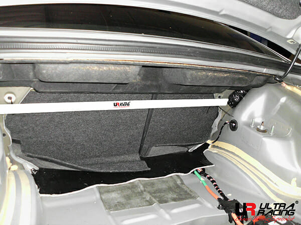 Ultra Racing Dodge Charger 3.6 V6 11+/Challenger-SRT 8 6.1 06-10/Challenger 5.7 11+ 2WD UltraRacing 2-Point Rear Upper Strutbar (2418) URUS-RE2-2418