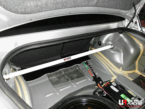 Ultra Racing Dodge Charger 3.6 V6 11+/Charger-SRT 8 6.1 06-10/Challenger 5.7 11+ 2WD UltraRacing 2-Point Rear Upper Strutbar (2419) URUS-RE2-2419