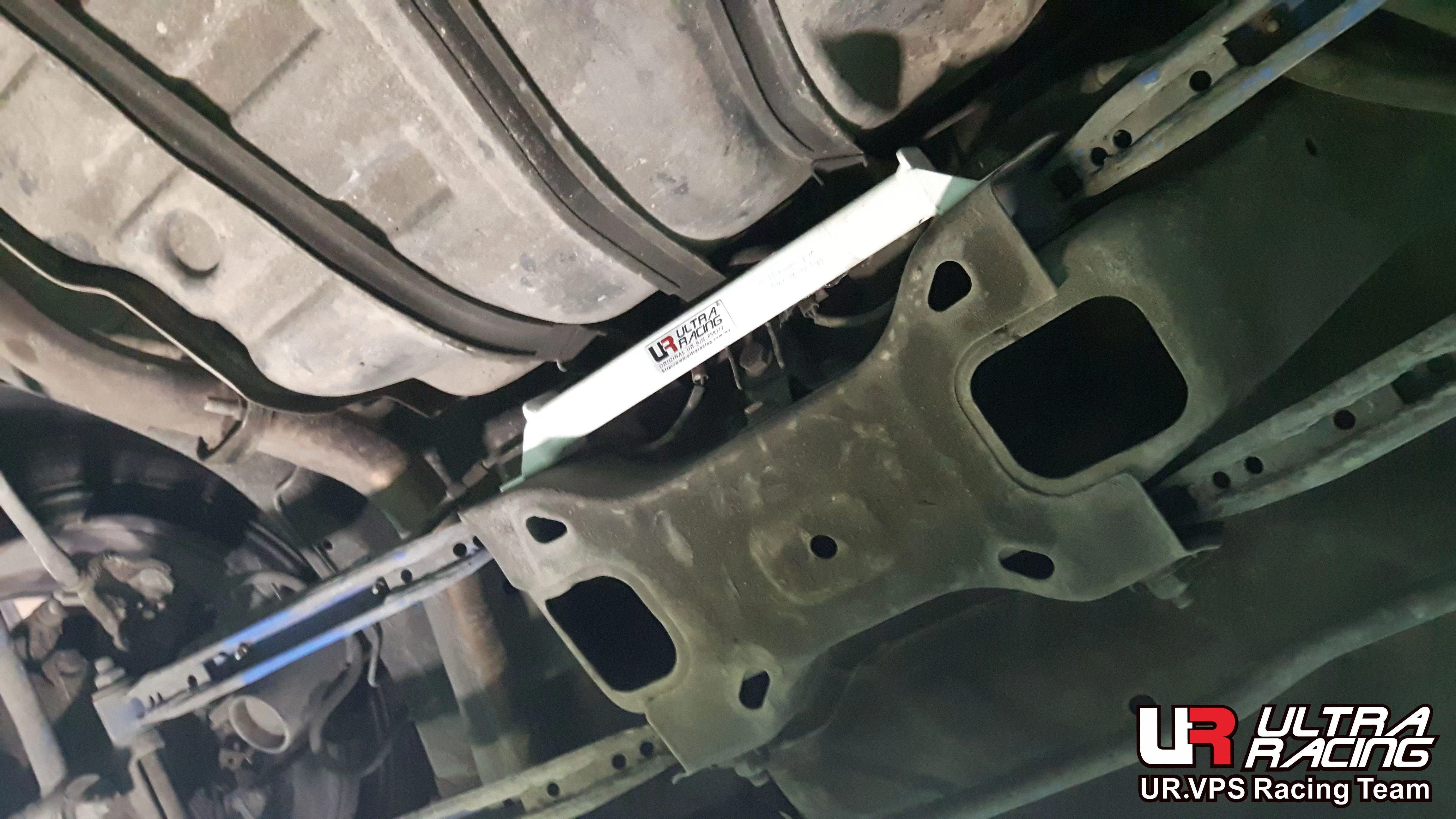 Ultra Racing Nissan Primera P10 2.0 90-96 Ultra Racing Rear Lower Bar URTW-RL2-3782