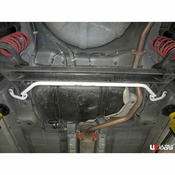 Ultra Racing Roewe 350 1.5 2WD 10-15 UltraRacing 2-Point Rear Lower Bar (1811) UR-RL2-1811