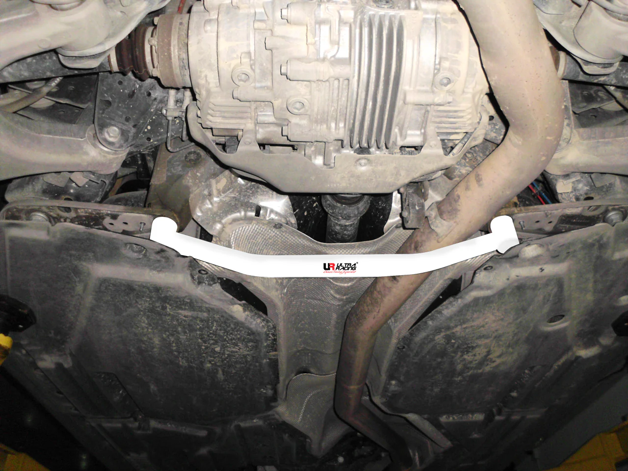 Ultra Racing BMW X5 (F15) Rear Lower Brace URRL2-1852