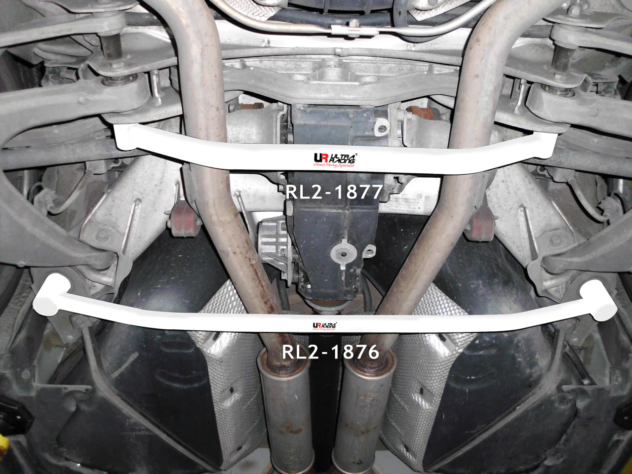 Ultra Racing Audi A8 (4E) Rear Lower Brace URRL2-1876
