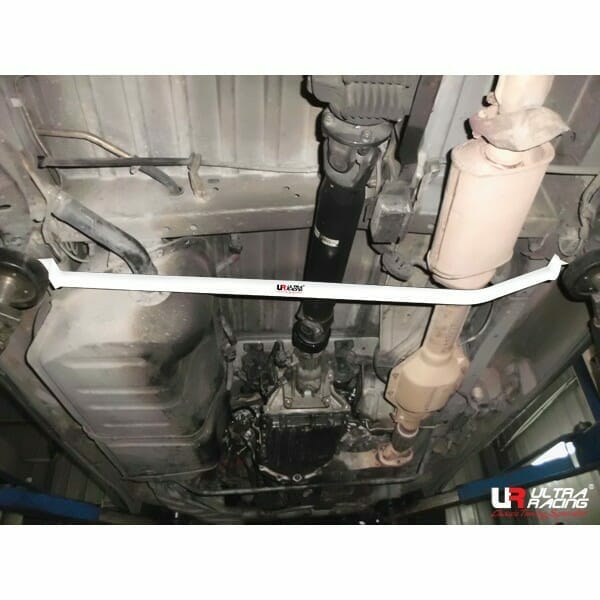 Ultra Racing Toyota Estima (XR10) 2.4 2WD 90-99 UltraRacing 2-Point Rear Lower Bar (2040) UR-RL2-2040