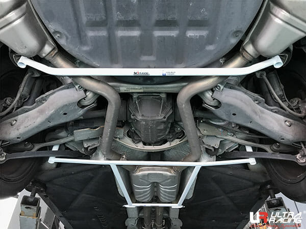 Ultra Racing Mercedes W221 S350 3.5 V6 2WD 05-13 UltraRacing 2-Point Rear Lower Bar (3405) UR-RL2-3405