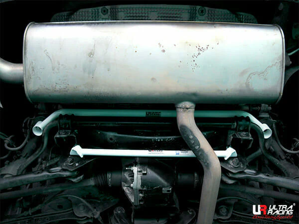 Ultra Racing Land Rover Freelander 2 (L359) 2.2D 2WD 06-14 UltraRacing 2-Point Rear Lower Bar (3734) UR-RL2-3734