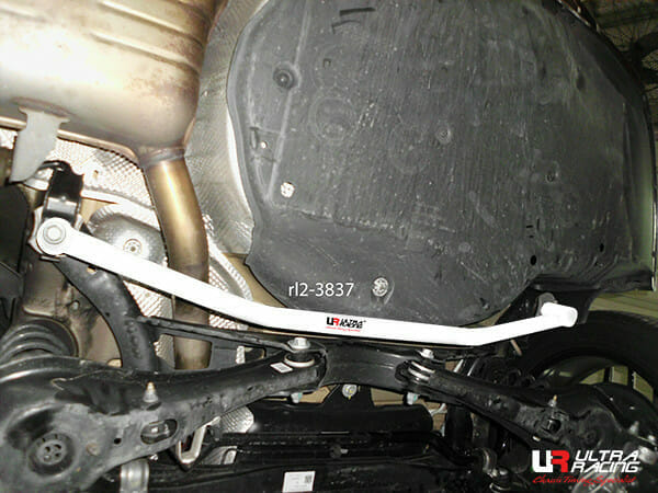 Ultra Racing Volkswagen Passat B8 (TYP 3G) 1.8 TSI 2WD 15-22 UltraRacing 2-Point Rear Lower Bar (3837) UR-RL2-3837