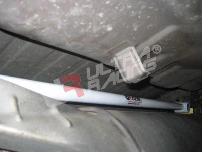 Ultra Racing Mitsubishi Pajero IO 98+ UltraRacing 2P Rear Lower Tiebar UR-RL2-600