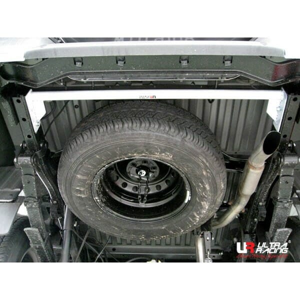 Ultra Racing Nissan Navara (D40) 2.5 4WD 04-17 UltraRacing 2-Point Rear Lower Bar (875) UR-RL2-875