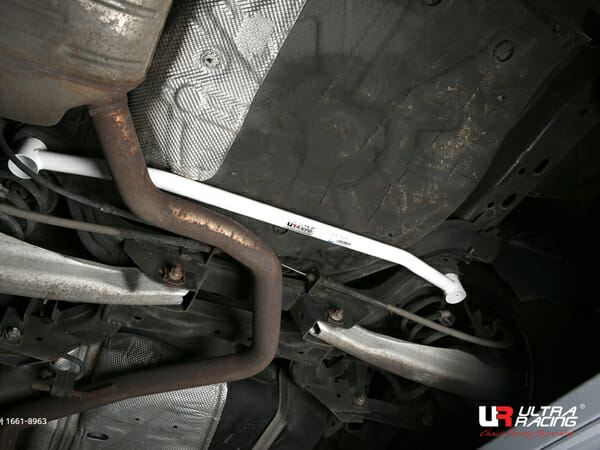 Ultra Racing Chevrolet Malibu 2.0D/2.4 2WD 13-15 UltraRacing 2-Point Rear Lower Bar (2234) URKR-RL2-2234