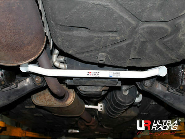 Ultra Racing Ssangyong Chairman CM 2.8/3.6 2WD 97-11 UltraRacing 2-Point Rear Lower Bar (2270) URKR-RL2-2270