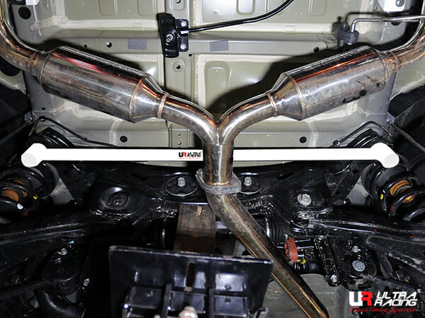 Ultra Racing Kia Sorento (XM) 2.0D 4WD FL 13-14 UltraRacing 2-Point Rear Lower Bar (2513) URKR-RL2-2513